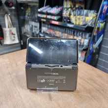 Load image into Gallery viewer, Nintendo 3DS Console Unboxed
