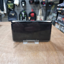 Load image into Gallery viewer, Nintendo 3DS Console Unboxed
